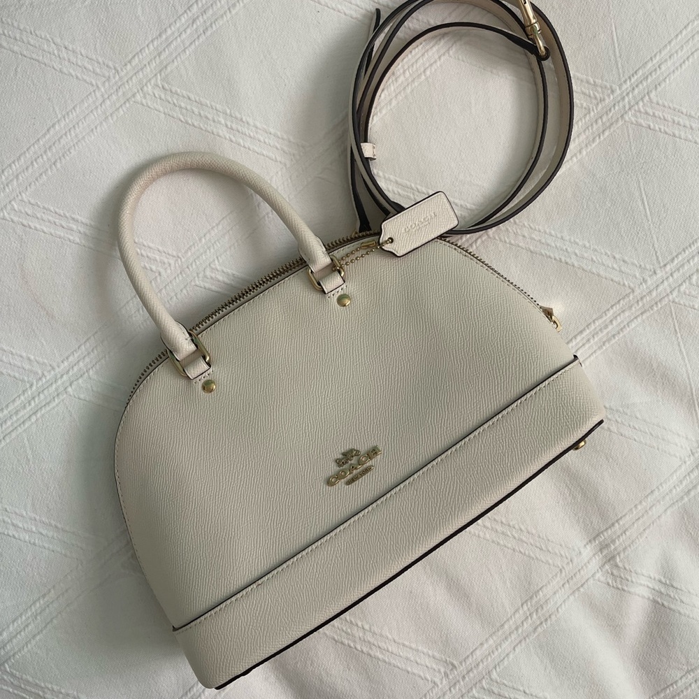 Coach White Handbag🤍 - Picture 3 of 4